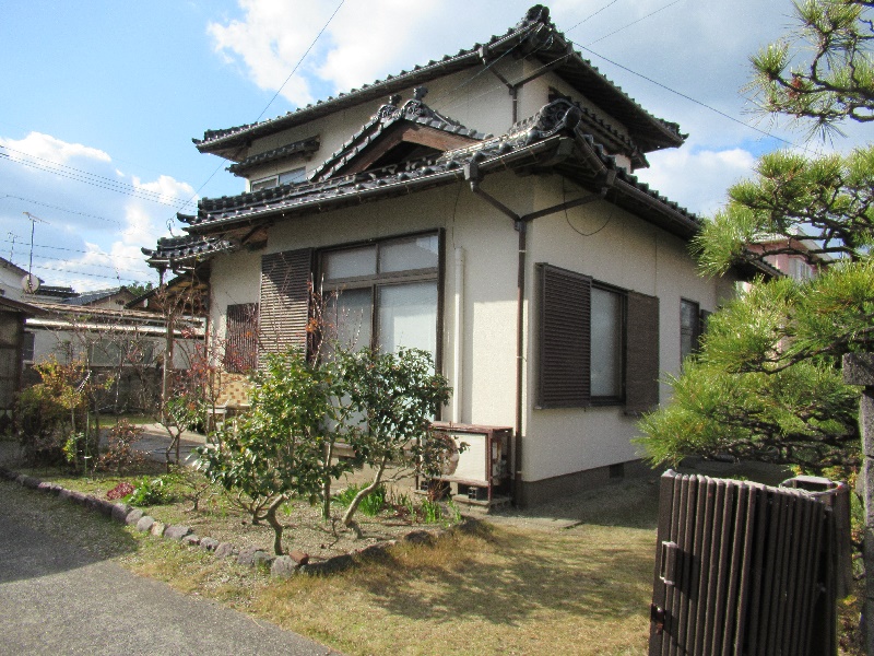 商業地域の近くにある二階建ての一軒家 益田市空き家バンクナビ