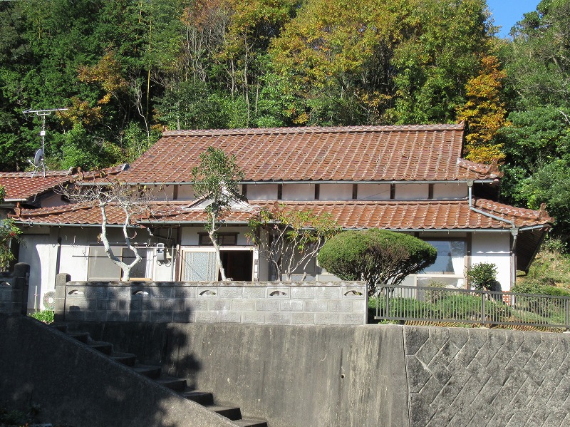 静かな場所にある、家庭菜園のできる平屋の一軒家